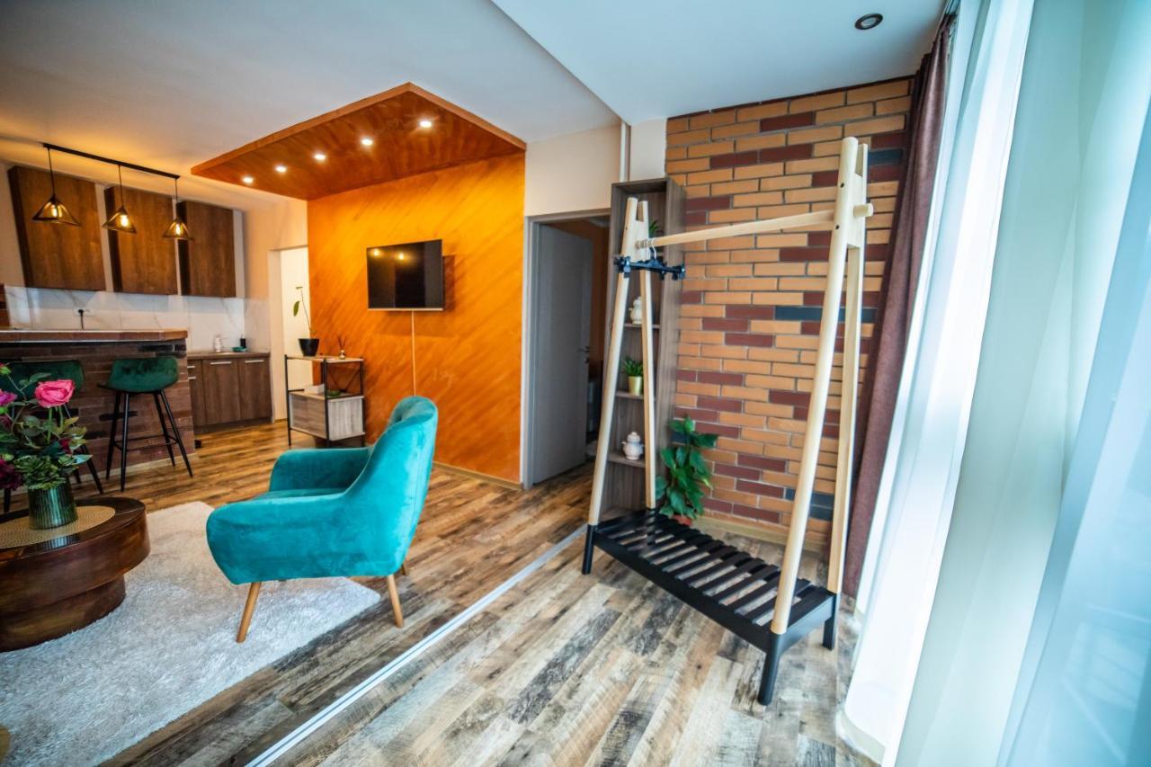 Apartment And Gym